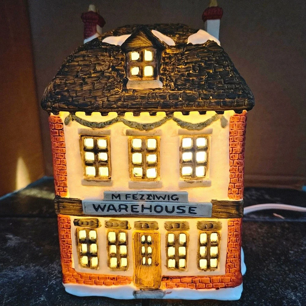 Dept 56 Dickens Village Fezziwig Warehouse Retired Box Insert Cord Bulb